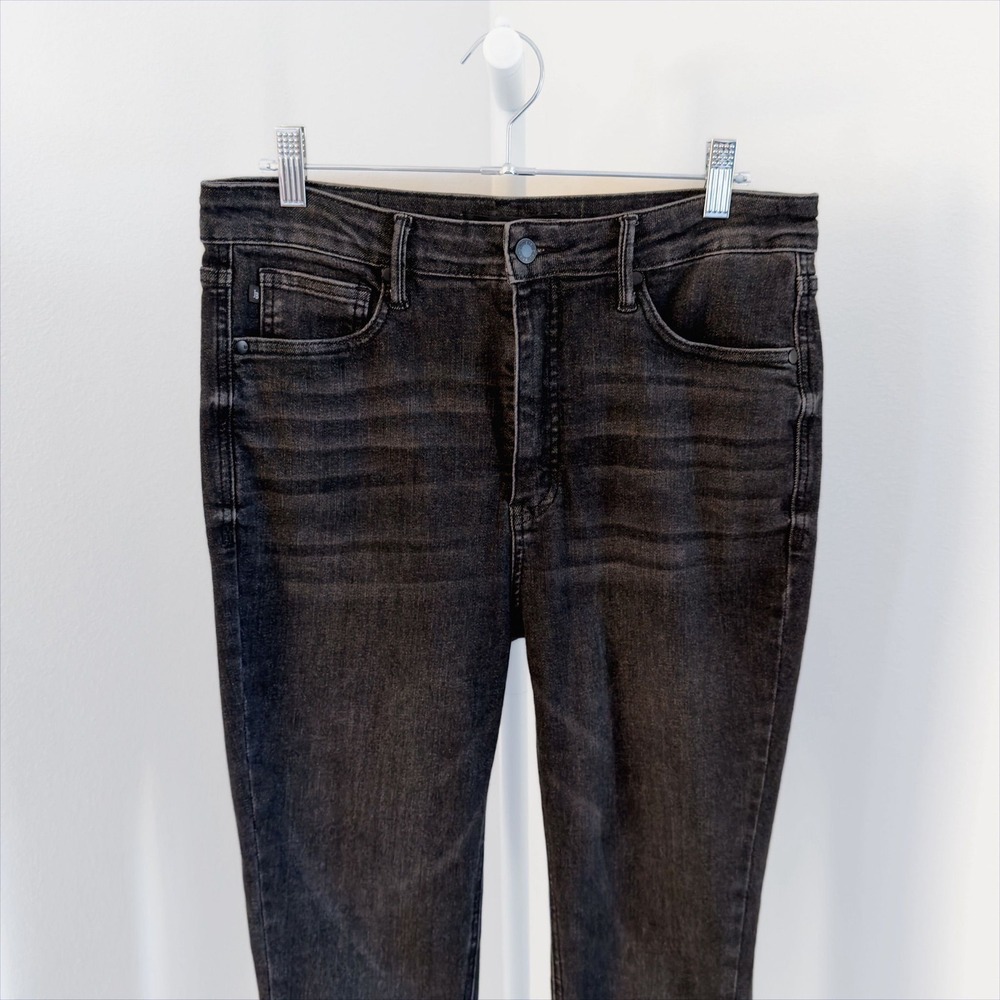 Judy Blue Size 11/30 High Rise Tummy Control Skinny Jeans Black Denim - Picture 3 of 9